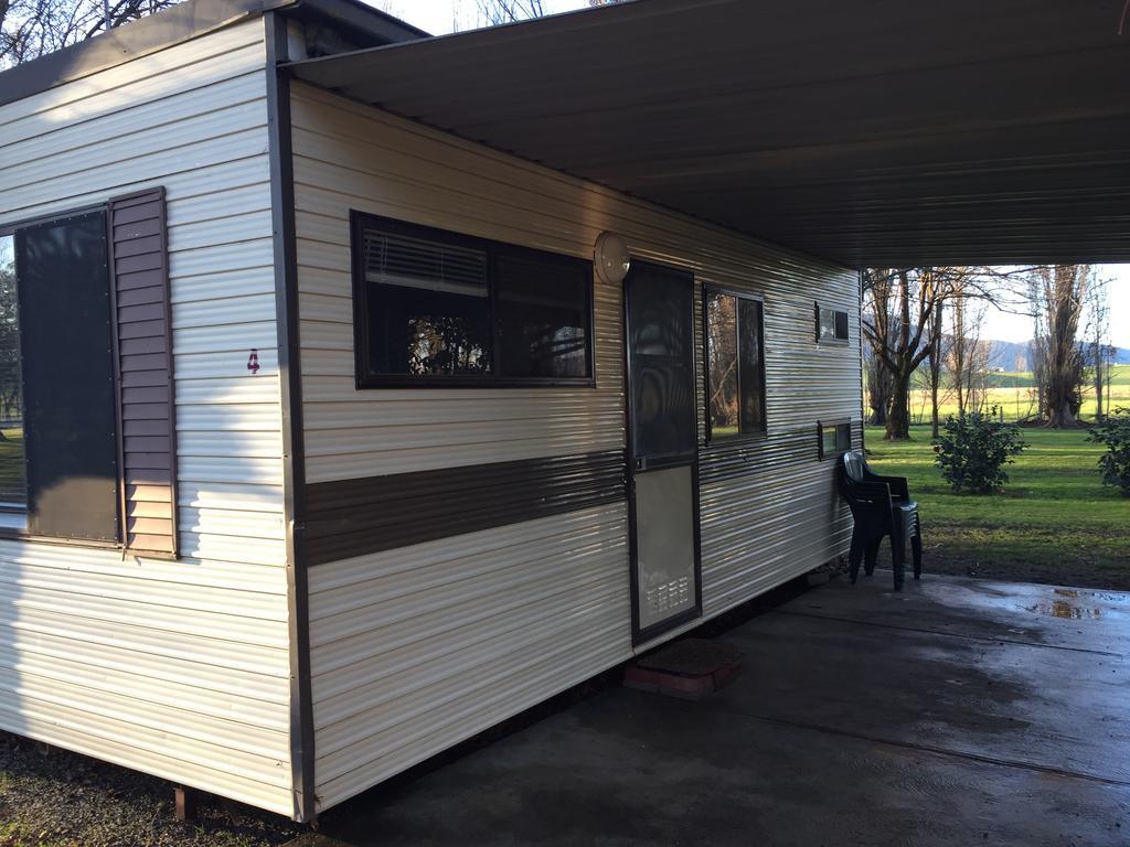 Colac Colac Caravan Park Corryong Buitenkant foto